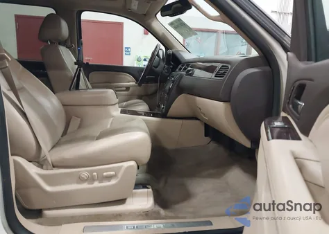 2014 GMC Yukon Xl 1500 Denali z USA, uszkodzony, nr VIN 1GKS2MEF9ER217156